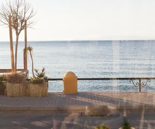 Sea Side *